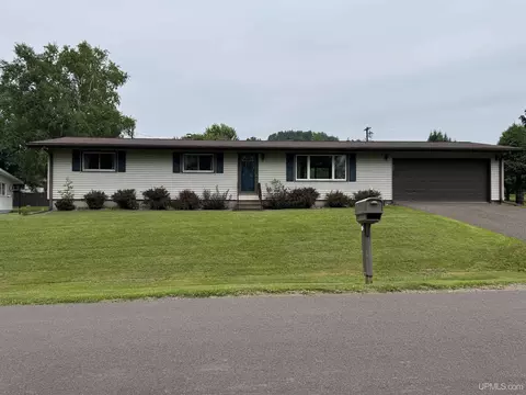 804 E Silver, Bessemer, MI 49911