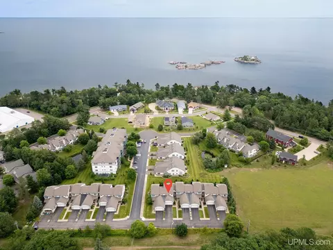 1229 Lakeshore Park #47, Marquette, MI 49855