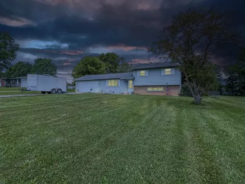 2295 E Mt Morris, Mount Morris, MI 48458