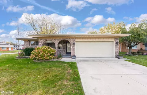 31736 William, New Baltimore, MI 48047