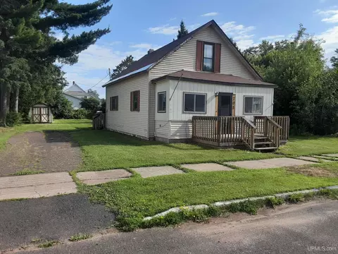 Exterior - 705 Hancock, Wakefield, MI 49968 photo 1 of 4