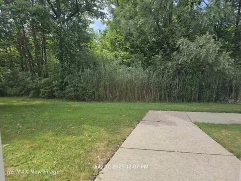 Exterior - 16262 Grandview, Macomb, MI 48044 photo 4 of 5