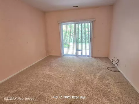 Living - 16262 Grandview, Macomb, MI 48044 photo 7 of 8