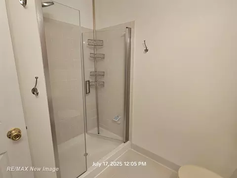 Bath - 16262 Grandview, Macomb, MI 48044 photo 7 of 9