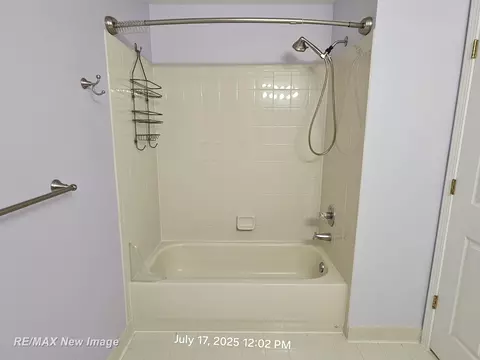 Bath - 16262 Grandview, Macomb, MI 48044 photo 5 of 9