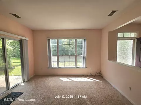 Living - 16262 Grandview, Macomb, MI 48044 photo 1 of 8