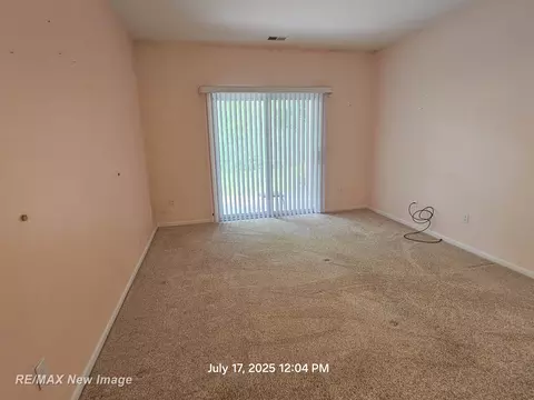 Living - 16262 Grandview, Macomb, MI 48044 photo 8 of 8