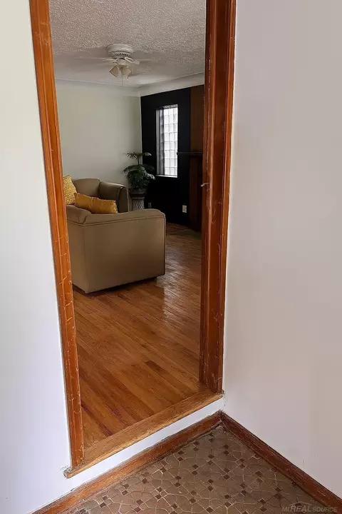 Entry Way - 3652 Chicago, Warren, MI 48092 photo 1 of 2