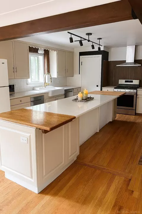 Kitchen - 3652 Chicago, Warren, MI 48092 photo 3 of 3