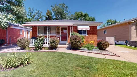 22792 Cushing, Eastpointe, MI 48021