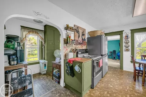 Kitchen - 9268 Yale, Avoca, MI 48006 photo 7 of 7