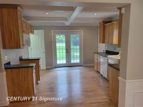 Entry Way - 833 Coutant, Flushing, MI 48433 photo 1 of 5
