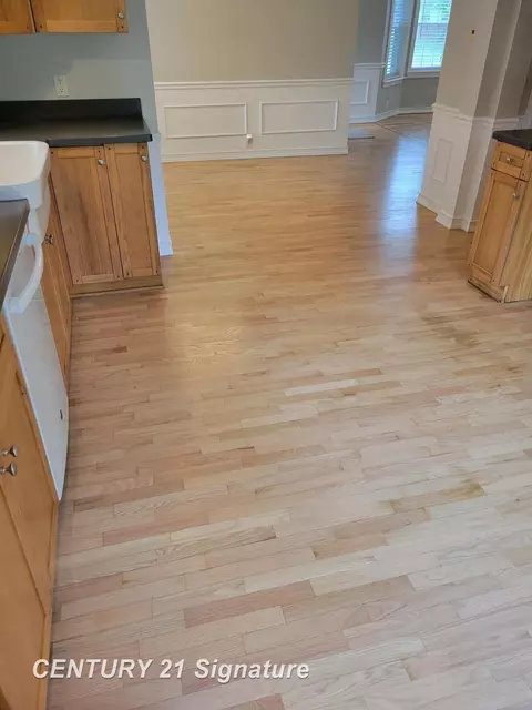 Kitchen - 833 Coutant, Flushing, MI 48433 photo 5 of 6