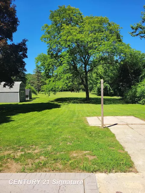 Exterior - 833 Coutant, Flushing, MI 48433 photo 6 of 9