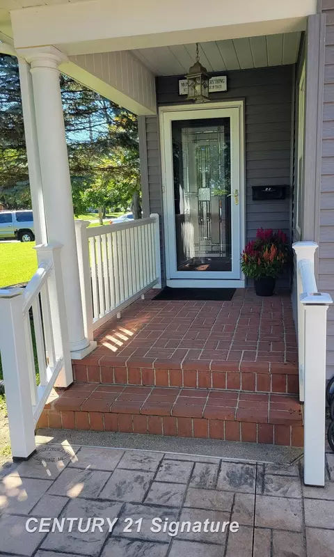 Exterior - 833 Coutant, Flushing, MI 48433 photo 2 of 9