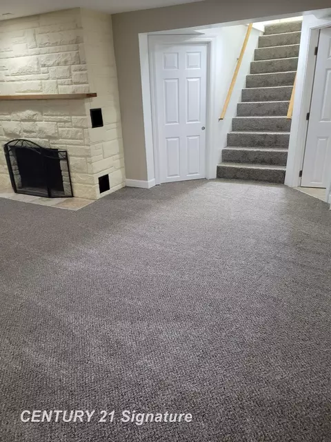 Entry Way - 833 Coutant, Flushing, MI 48433 photo 5 of 5