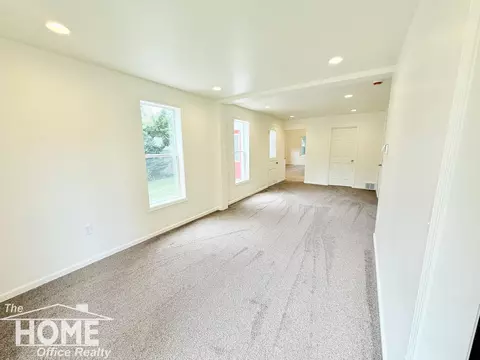 Living - 519 E Mason, Owosso, MI 48867 photo 2 of 2