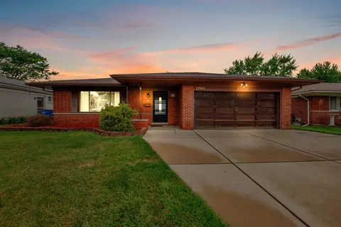 27061 Shelbourne, Warren, MI 48088