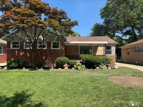 6365 Kolb, Allen Park, MI 48101