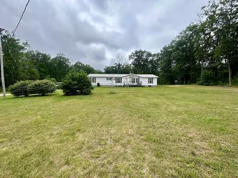Exterior - 11349 Maple, Gladwin, MI 48624 photo 5 of 11
