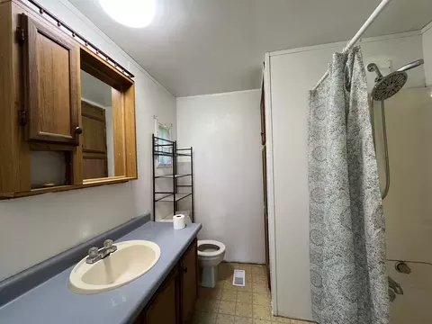 Bath - 1695 Janet, Harrison, MI 48625 photo 2 of 2