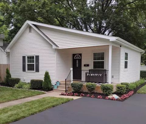 607 E Riverside, Williamston, MI 48895 photo 2