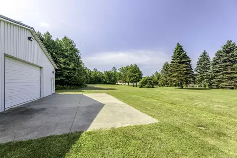 Exterior - 3300 N State, Deckerville, MI 48427 photo 16 of 27