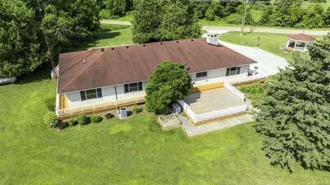 Exterior - 3300 N State, Deckerville, MI 48427 photo 5 of 27