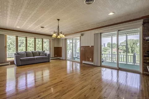 Living - 3300 N State, Deckerville, MI 48427 photo 4 of 11