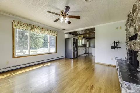 Living - 3300 N State, Deckerville, MI 48427 photo 8 of 11