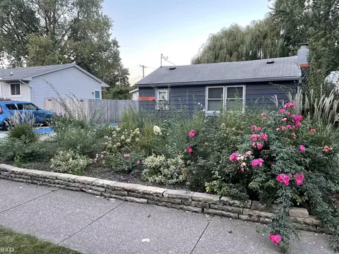 24292 Berry, Warren, MI 48089