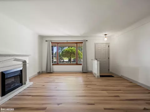 11585 Chicago, Warren, MI 48093 photo 12