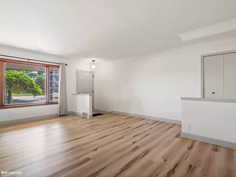 11585 Chicago, Warren, MI 48093 photo 14