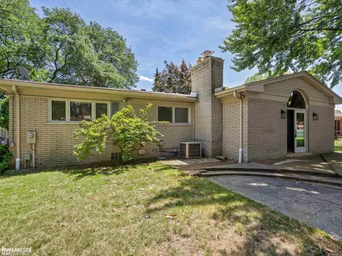 11585 Chicago, Warren, MI 48093 photo 10