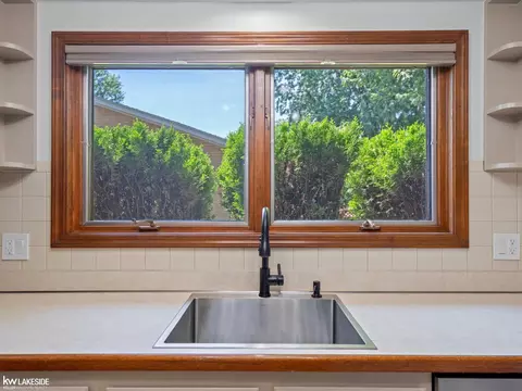 11585 Chicago, Warren, MI 48093 photo 21