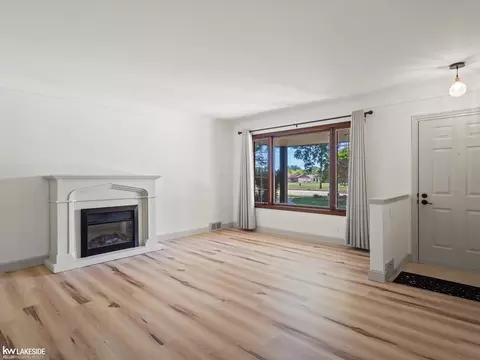 11585 Chicago, Warren, MI 48093 photo 15
