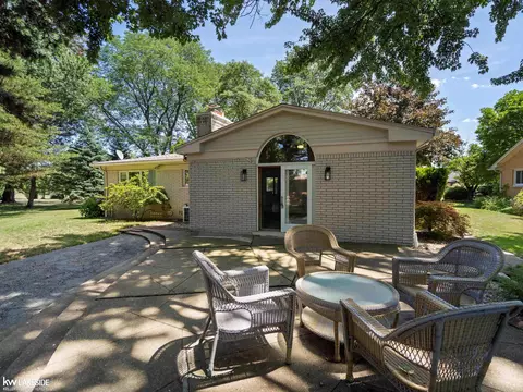 11585 Chicago, Warren, MI 48093 photo 8