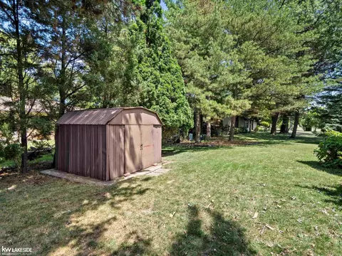 11585 Chicago, Warren, MI 48093 photo 11