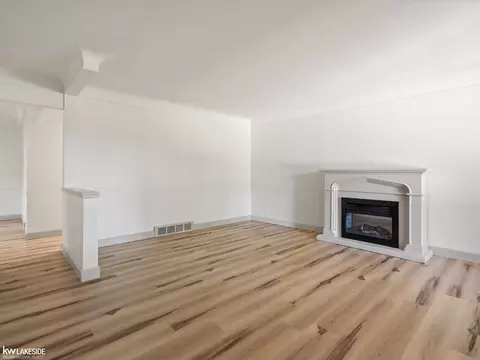 11585 Chicago, Warren, MI 48093 photo 13