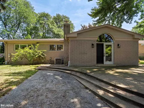 11585 Chicago, Warren, MI 48093 photo 5