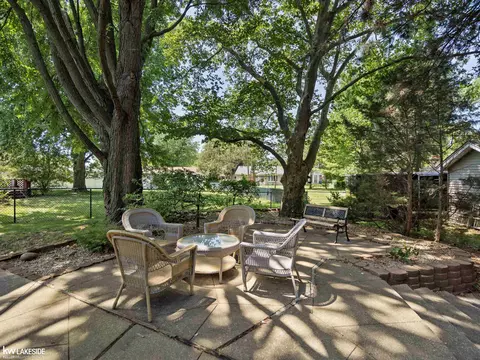 11585 Chicago, Warren, MI 48093 photo 6