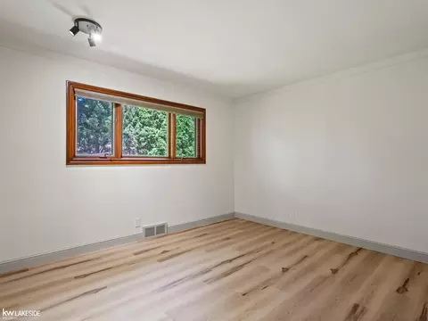 11585 Chicago, Warren, MI 48093 photo 36