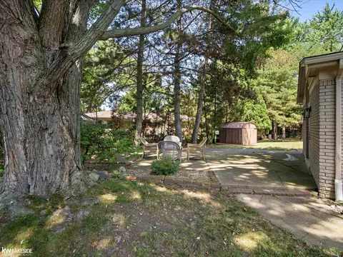 11585 Chicago, Warren, MI 48093 photo 9