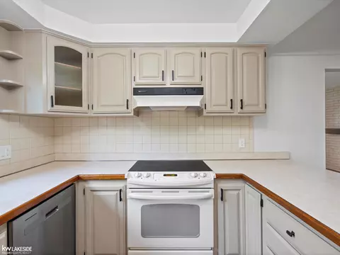 11585 Chicago, Warren, MI 48093 photo 20