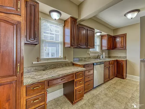 322 Shadowlawn, Monroe, MI 48162 photo 17