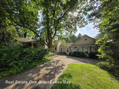 27 N Grout, Gladwin, MI 48624