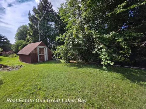 Exterior - 27 N Grout, Gladwin, MI 48624 photo 23 of 27