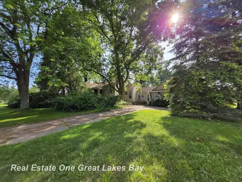 Exterior - 27 N Grout, Gladwin, MI 48624 photo 27 of 27