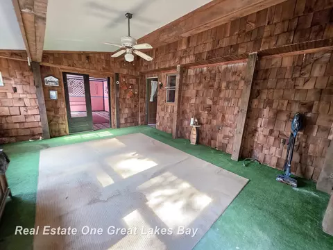 Exterior - 27 N Grout, Gladwin, MI 48624 photo 4 of 27