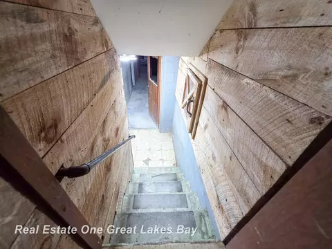 Entry Way - 27 N Grout, Gladwin, MI 48624 photo 7 of 7